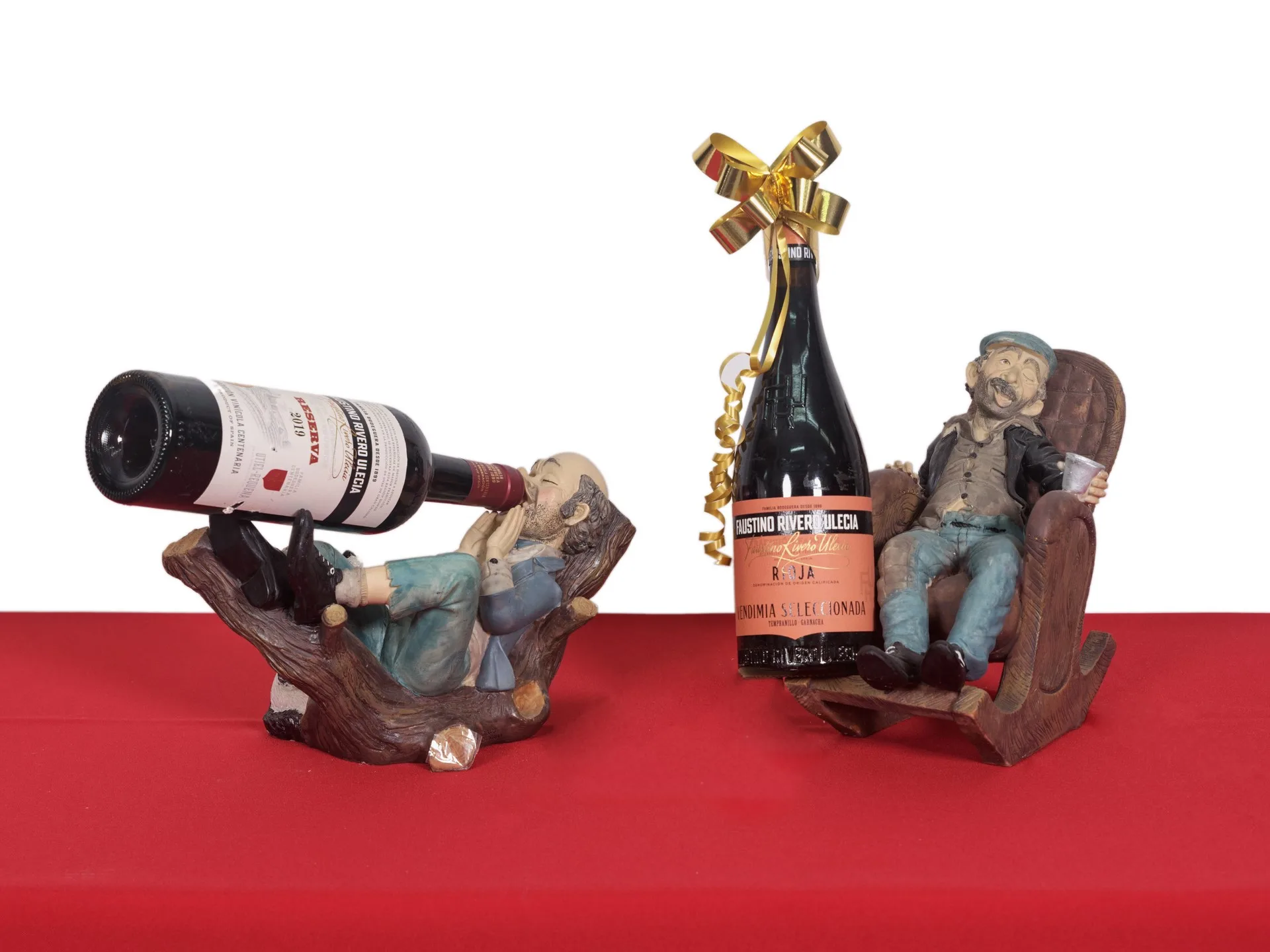 CD-2025 BOTELLERO FIGURA SILLON VINO